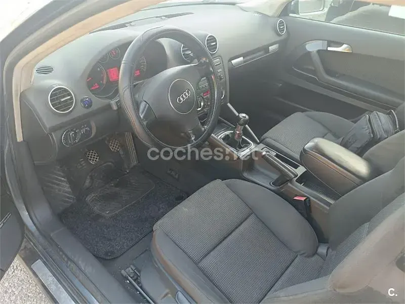 Usado Audi A3 Ambition 250 CV (183 kW) 2004 Gris / plata Utilitario