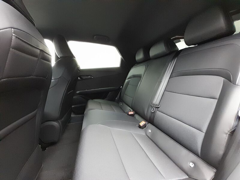 Usado MG MG4 EV Luxury 150 kW (204 CV) 2024 Rojo Utilitario