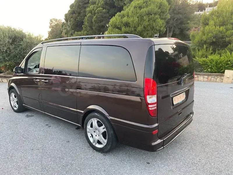Usado Mercedes Viano 150 CV (110 kW) 2004 Marrón Monovolumen