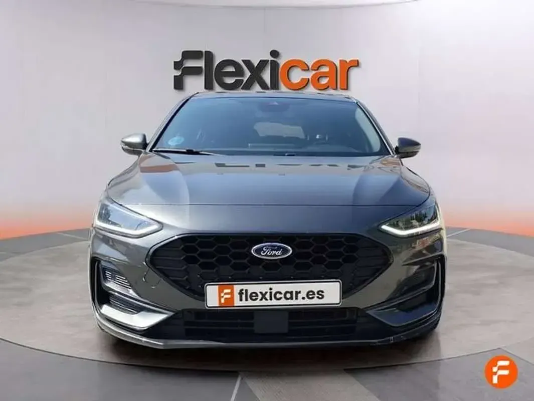 Usado Ford Focus ST-Line 155 CV (114 kW) 2024 Gris Berlina