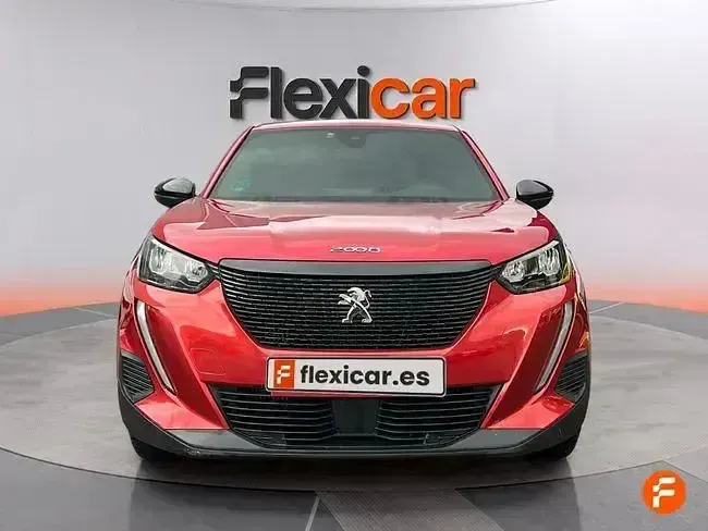 Usado Peugeot 2008 Active 130 CV (95 kW) 2023 Rojo SUV