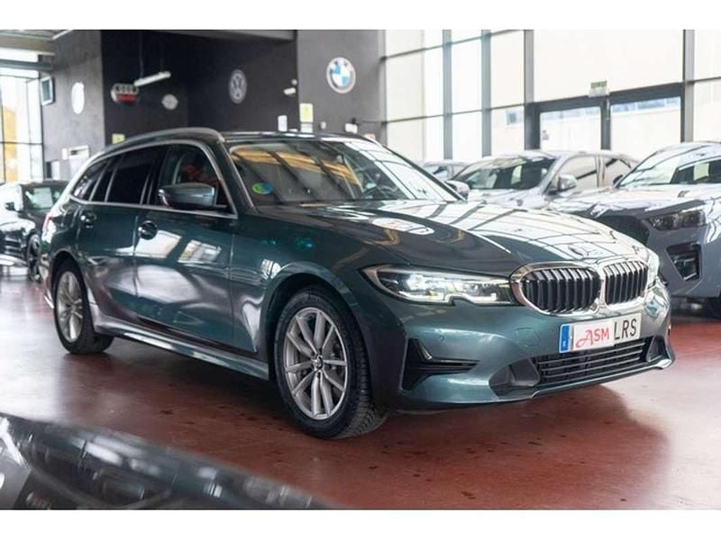 Usado BMW 330 Sport Line 286 CV (210 kW) 2021 Azul Familiar