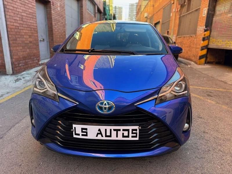 Usado Toyota Yaris Hybrid Advance 99 CV (72 kW) 2017 Azul Utilitario