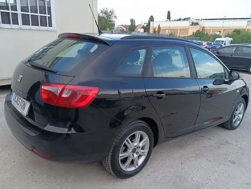 Usado Seat Ibiza Reference 90 CV (66 kW) 2012 Negro