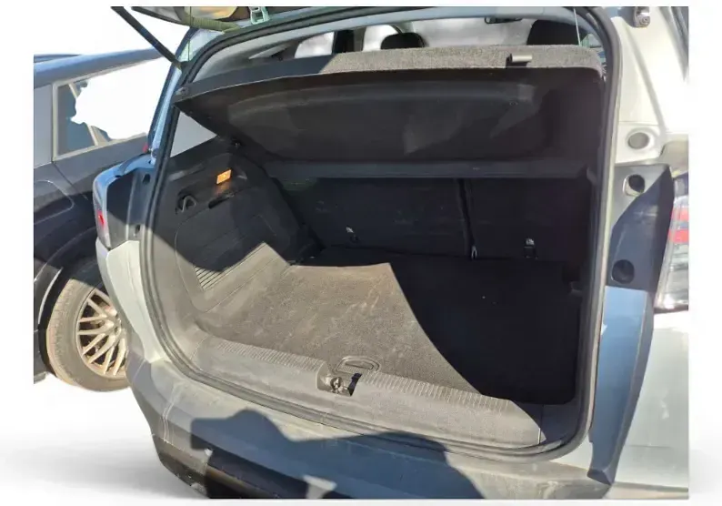 Usado Opel Crossland 110 CV (80 kW) 2023 Gris / plata SUV