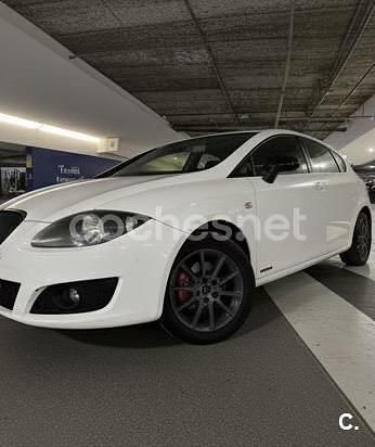 Usado Seat Leon 90 CV (66 kW) 2011 Blanco Utilitario