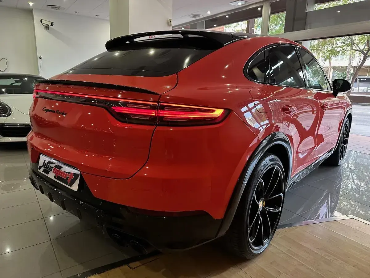 Usado Porsche Cayenne Turbo 550 CV (404 kW) 2019 Negro SUV