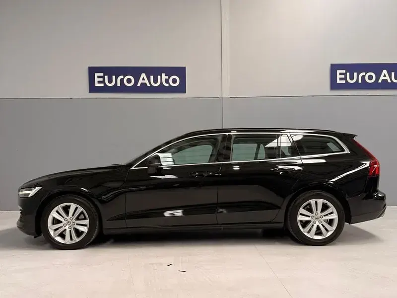 Usado Volvo V60 Momentum 197 CV (144 kW) 2021 Negro Familiar
