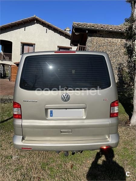 Usado VW Multivan Comfortline 130 CV (95 kW) 2004 Beige Van