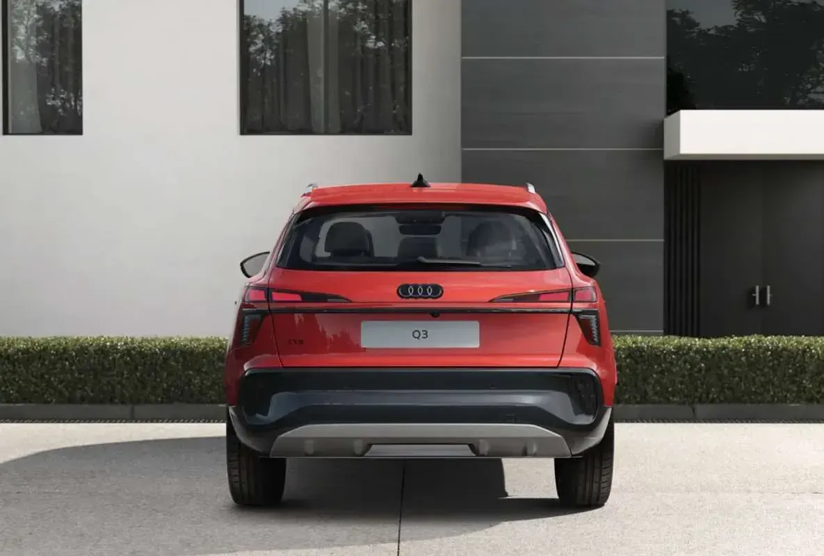 Nuevo Audi Q3 Business 272 CV (200 kW) 2026 Rojo SUV
