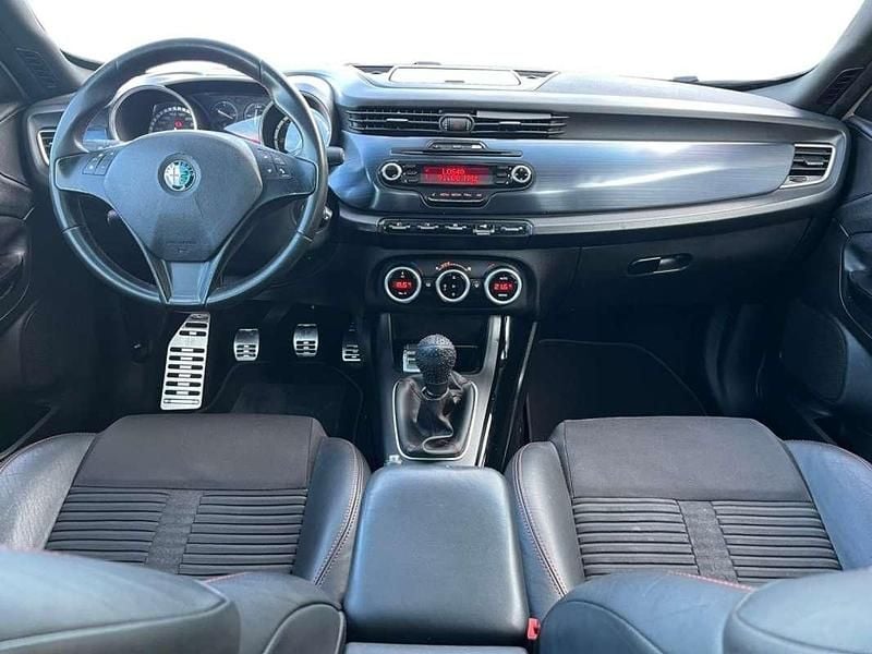 Usado Alfa Romeo Giulietta Distinctive 105 CV (77 kW) 2010 Blanco Utilitario