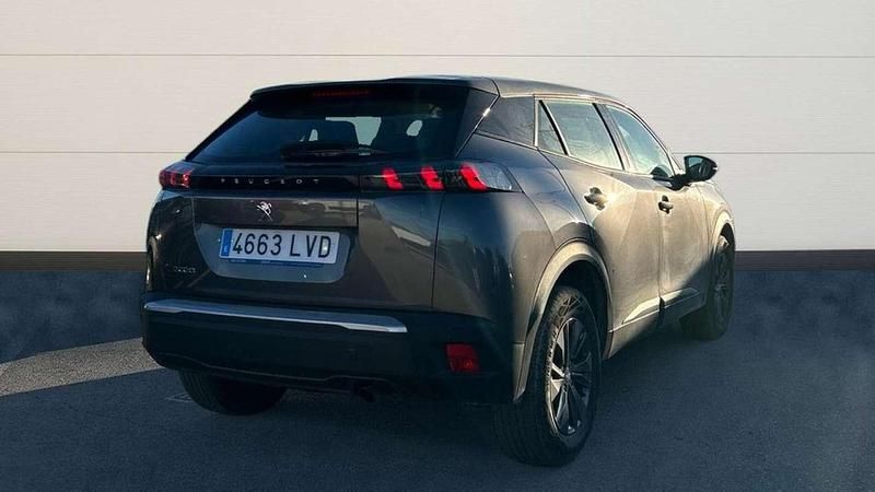 Usado Peugeot 2008 Active 101 CV (74 kW) 2021 Gris SUV