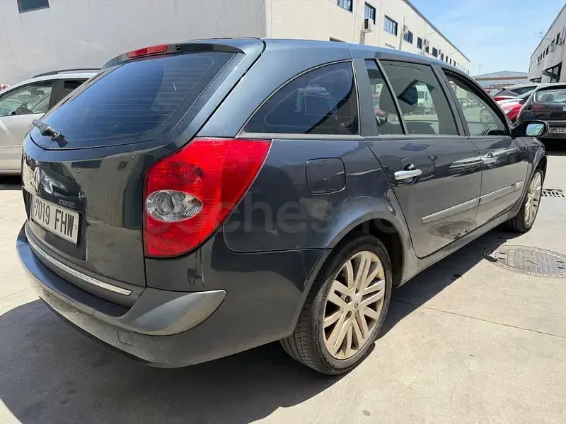 Usado Renault Laguna II Privilege 135 CV (99 kW) 2006 Negro Familiar