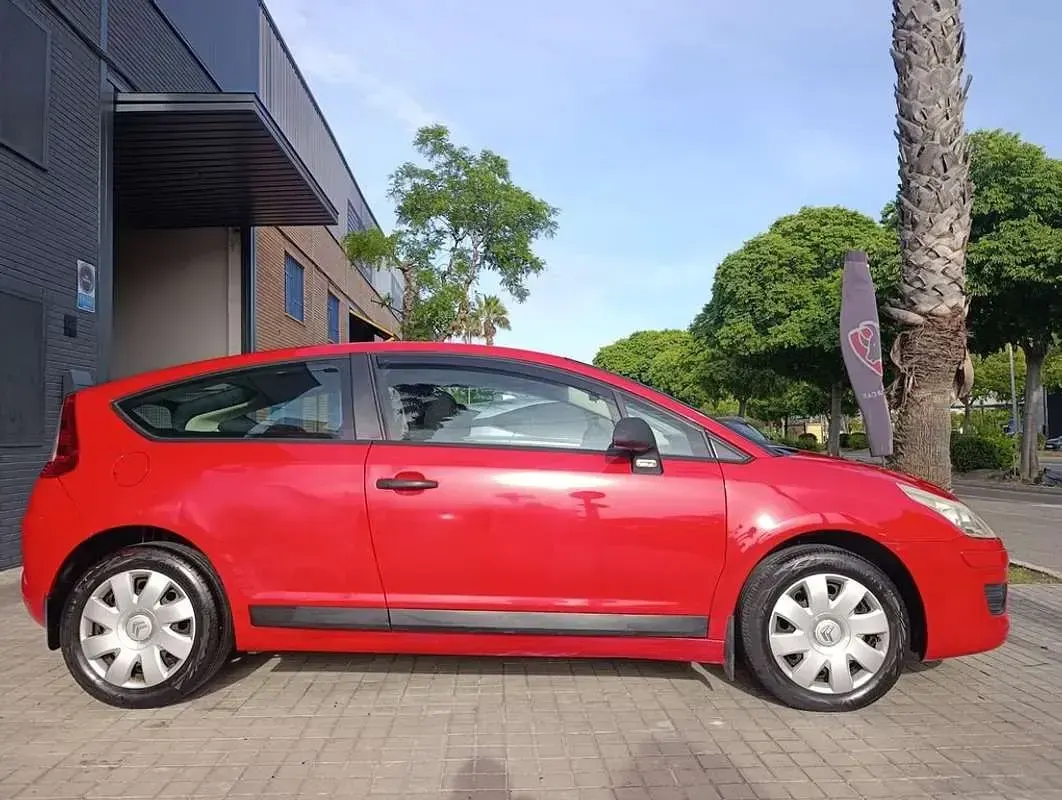 Usado Citroën C4 87 CV (63 kW) 2009 Rojo Utilitario
