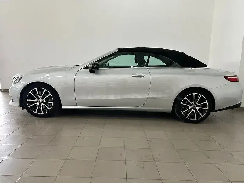 Usado Mercedes E220 194 CV (142 kW) 2019 Gris / plata Descapotable