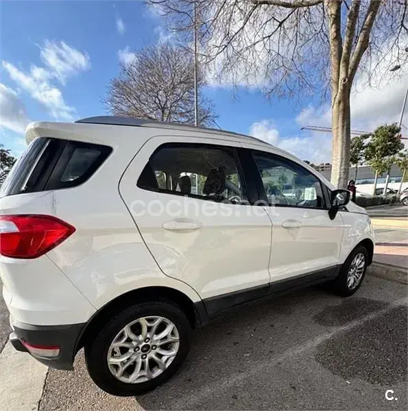 Usado Ford Ecosport Trend 112 CV (82 kW) 2016 Blanco SUV