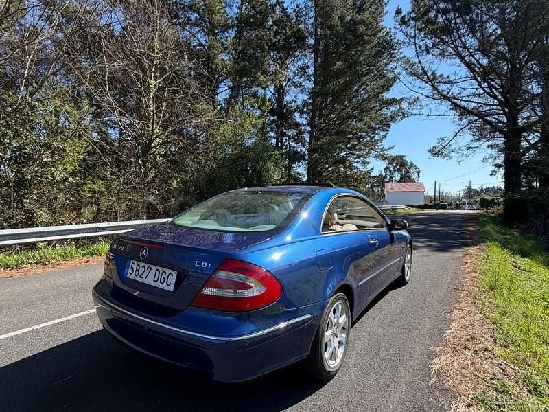 Usado Mercedes CLK270 Elegance 170 CV (125 kW) 2005 Azul Coupe