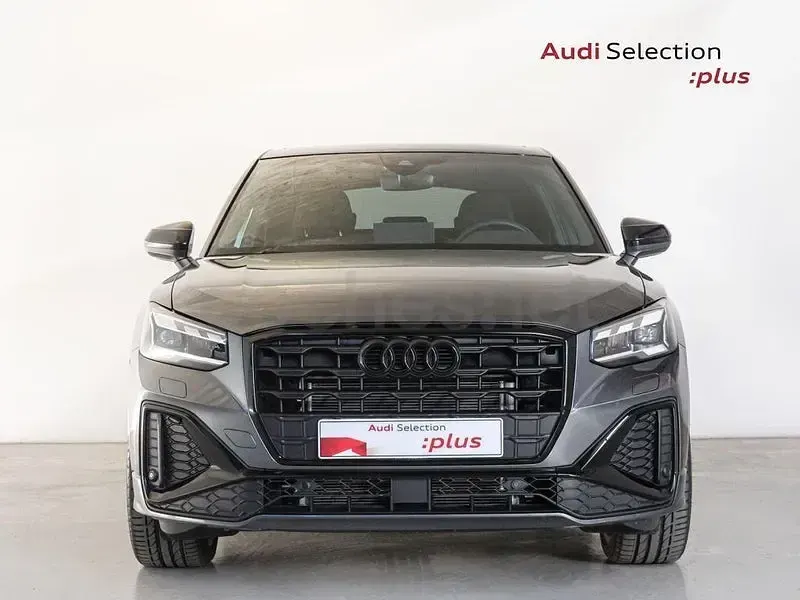 Usado Audi Q2 150 CV (110 kW) 2025 Gris / plata SUV