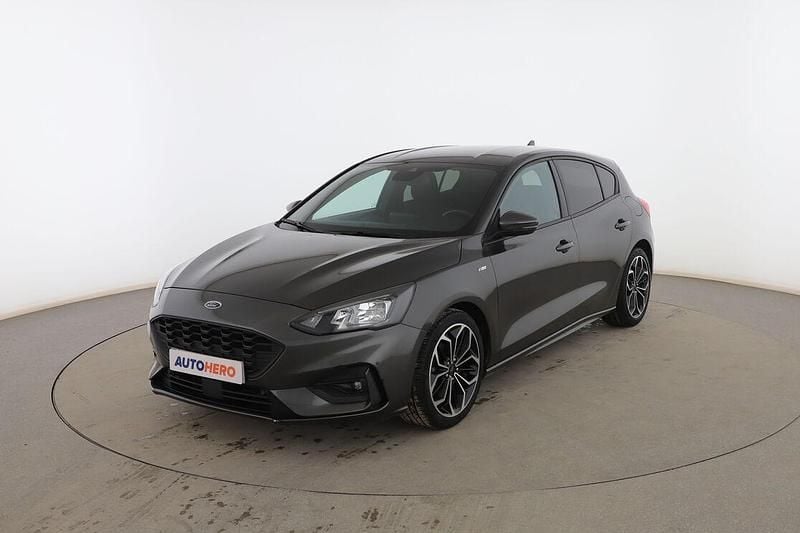 Gris Usado 2021 Ford Focus ST-Line Utilitario | 17.499 € (Precio justo) - Imagen 1/3