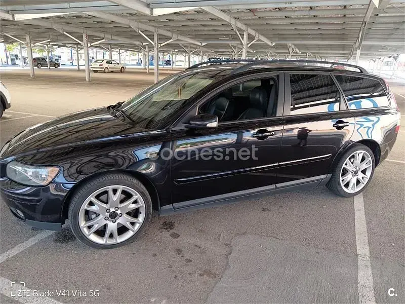 Usado Volvo V50 Momentum 220 CV (161 kW) 2004 Negro Familiar