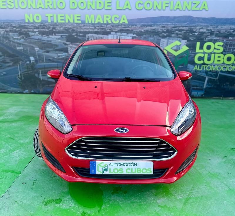 Rojo Usado 2013 Ford Fiesta Titanium | 8450 € (Un poco caro) - Imagen 1/4