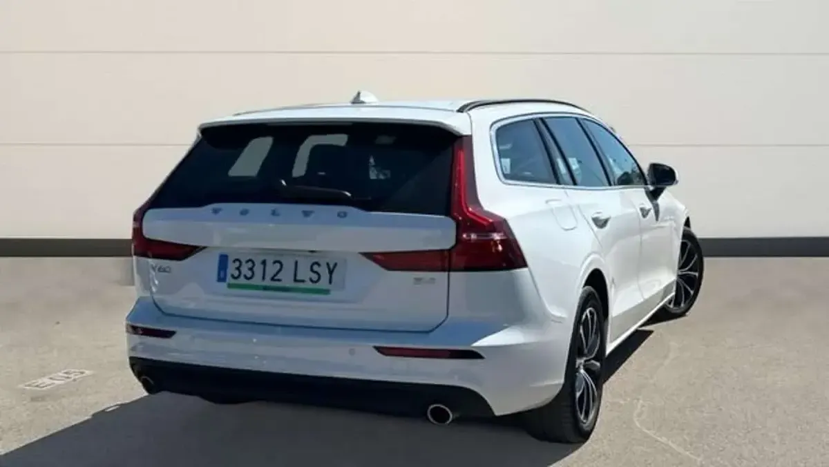 Usado Volvo V60 Momentum 197 CV (144 kW) 2021 Blanco Familiar