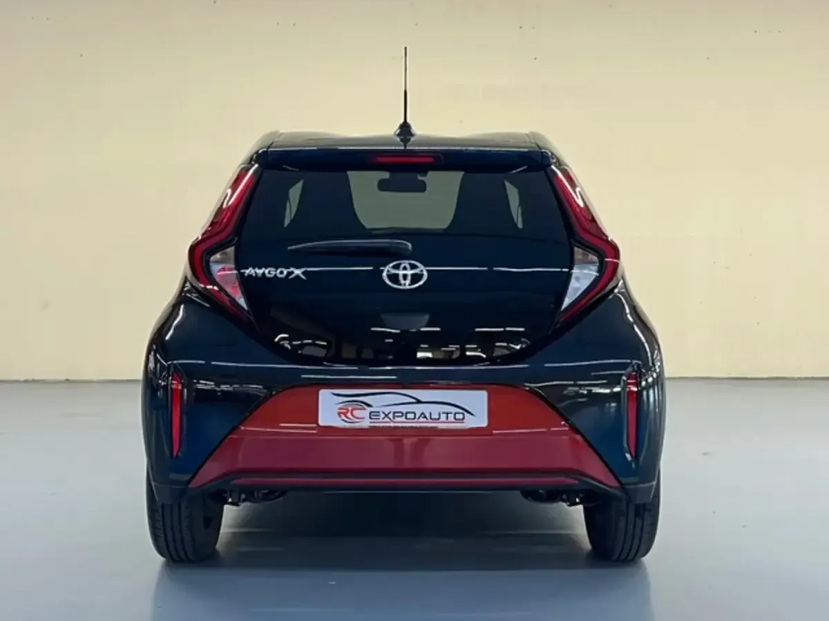 Usado Toyota Aygo X 72 CV (52 kW) 2023 SUV