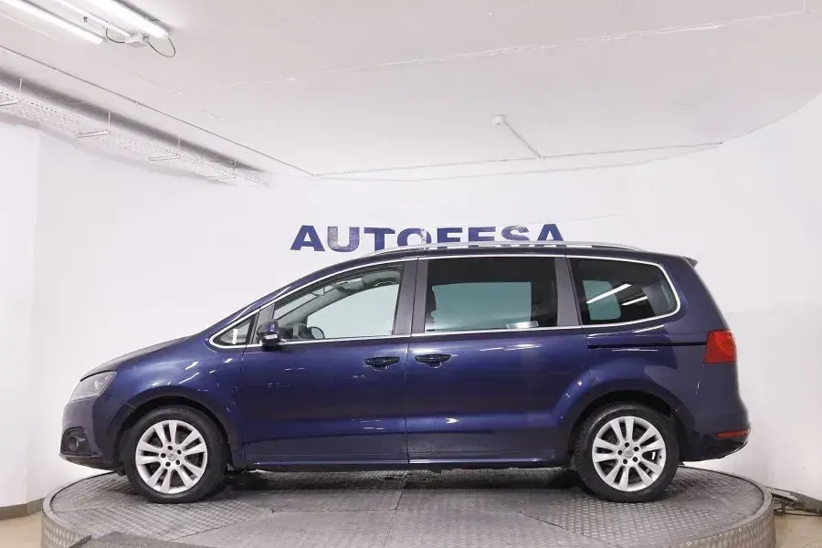 Usado Seat Alhambra Ecomotive 140 CV (102 kW) 2014 Azul Monovolumen