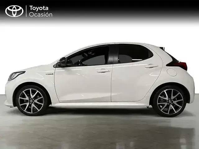 Usado Toyota Yaris Style 116 CV (85 kW) 2022 Blanco Utilitario