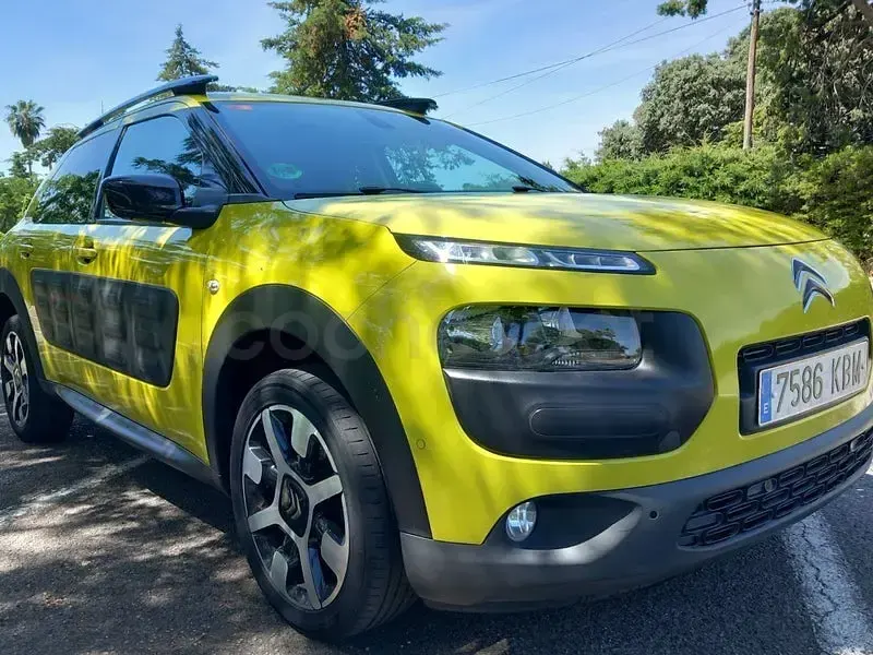 Usado Citroën C4 Shine Edition 100 CV (73 kW) 2017 Amarillo Berlina