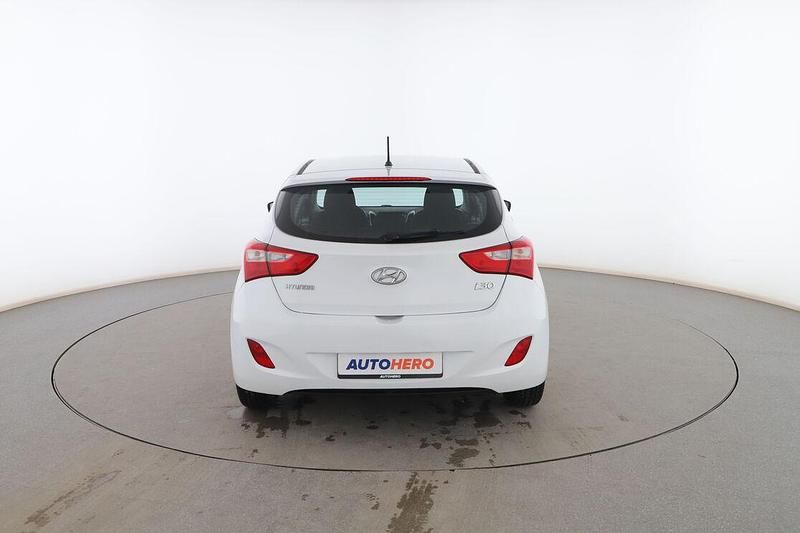 Usado Hyundai i30 90 CV (66 kW) 2015 Blanco Utilitario