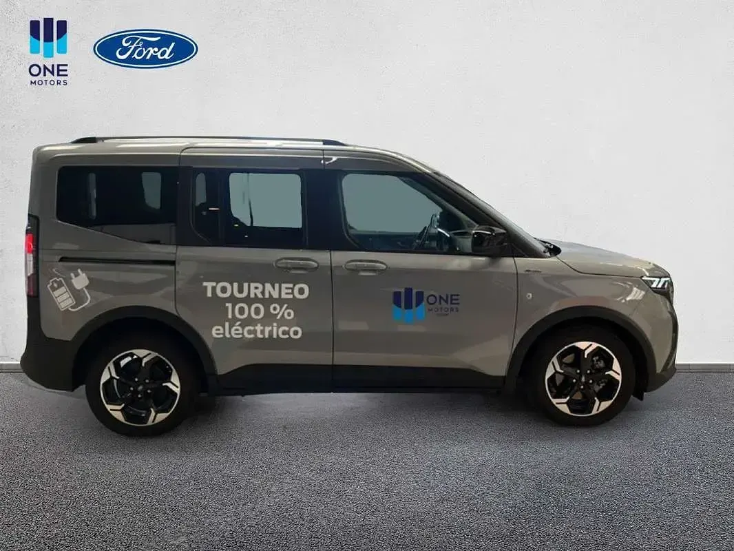 Nuevo Ford Tourneo Courier Active 100 kW (136 CV) 2025 Plateado Monovolumen