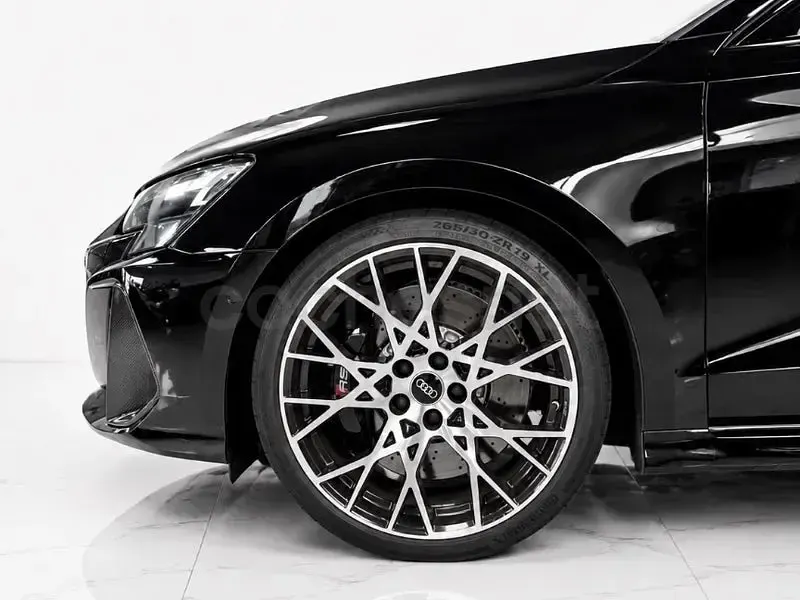 Usado Audi RS3 400 CV (294 kW) 2024 Negro Berlina