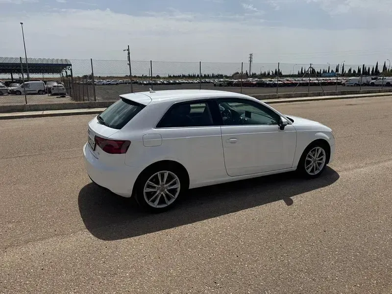 Usado Audi A3 110 CV (80 kW) 2015 Blanco Berlina