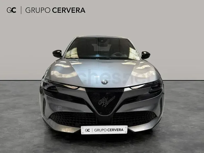 Usado Alfa Romeo Junior 136 CV (100 kW) 2025 Gris / plata SUV