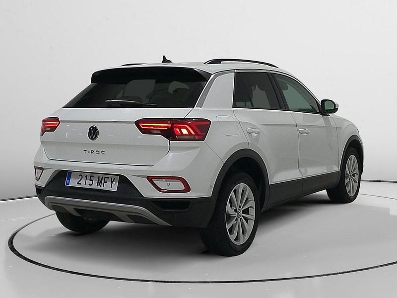 Begagnad VW T-Roc Life 111 HK (81 kW) 2023 Grå SUV