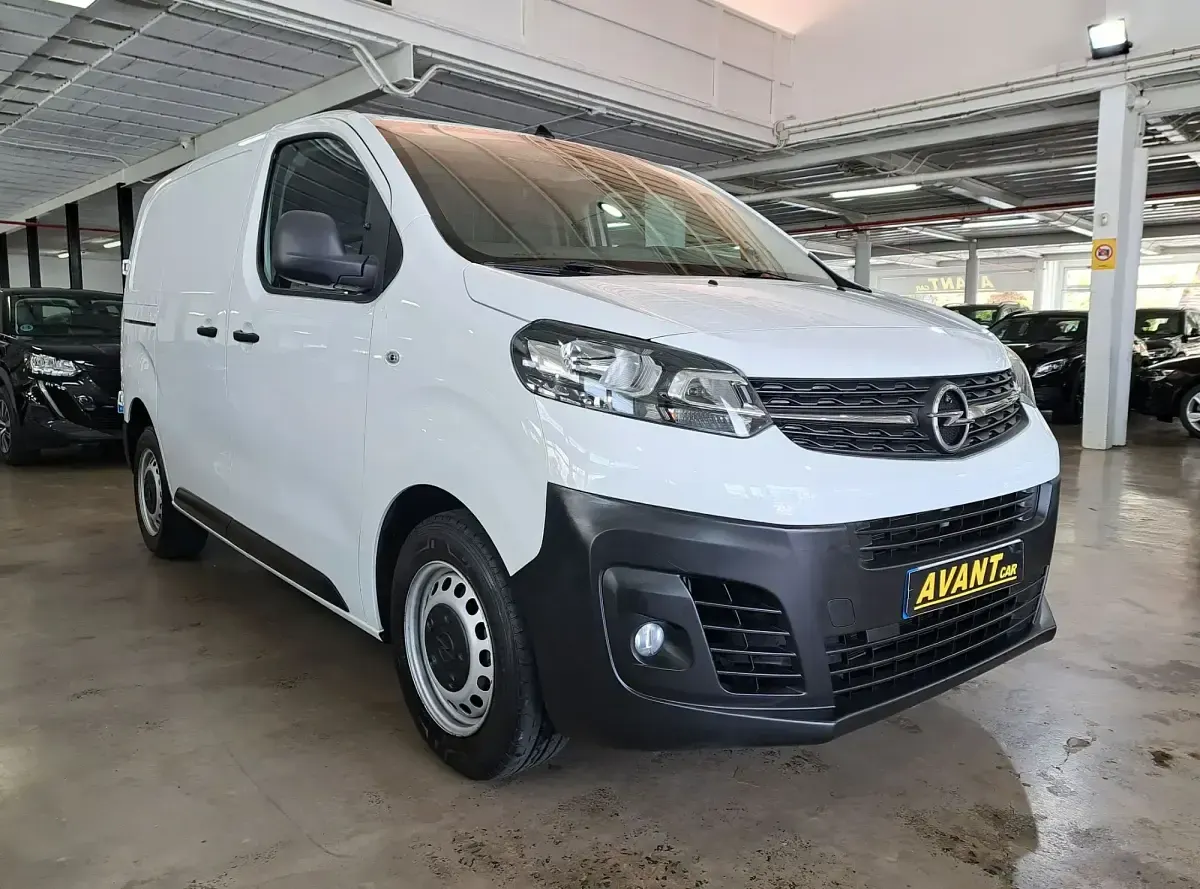Usado Opel Vivaro-e Combi S 100 CV (73 kW) 2020 Blanco Monovolumen