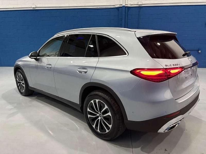 Usado Mercedes GLC220 197 HP (144 kW) 2023 Prateado SUV