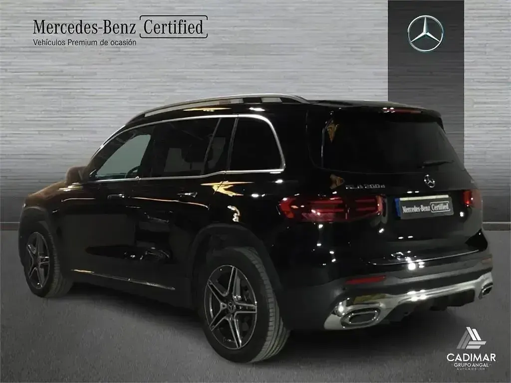 Usado Mercedes GLB200 150 CV (110 kW) 2024 Negro SUV