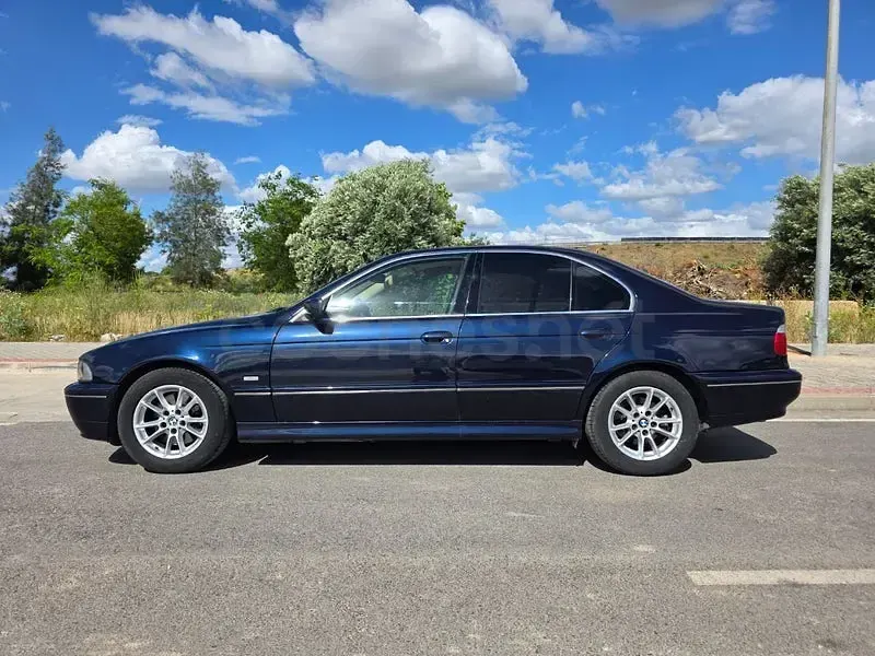 Käytetty BMW 530 Exclusive 193 HP (141 kW) 2003 Sininen Sedan