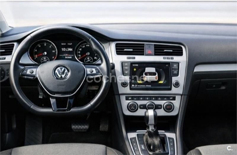 Usado VW Golf VII Advance 125 CV (91 kW) 2016 Blanco Berlina