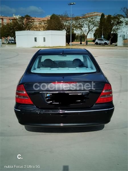 Usado Mercedes E320 Avantgarde 197 CV (144 kW) 2003 Negro Berlina