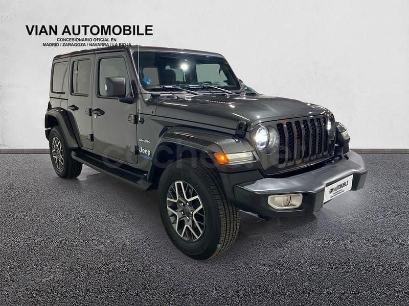 Usado Jeep Wrangler Sahara 381 CV (280 kW) 2022 Gris / plata SUV
