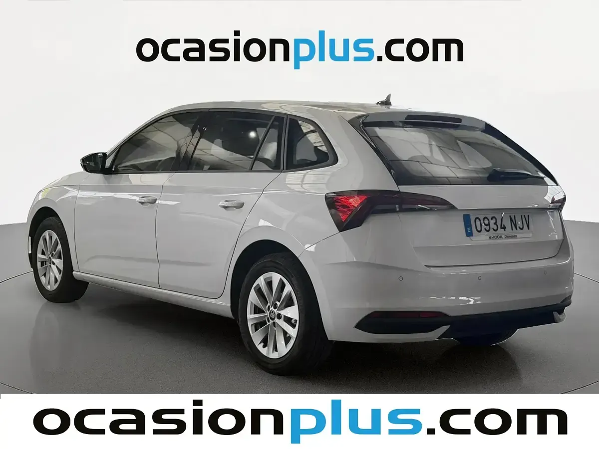 Usado Skoda Scala 115 CV (84 kW) 2026 Blanco Utilitario