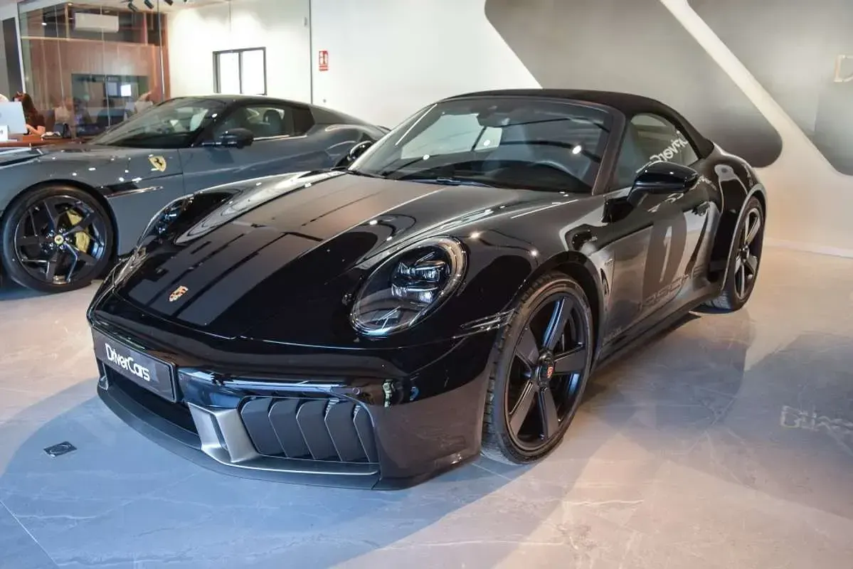 Nuevo Porsche 992 485 CV (356 kW) 2026 Negro Descapotable