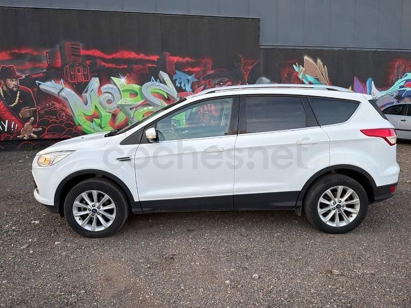 Usado Ford Kuga Titanium 150 CV (110 kW) 2016 Blanco SUV