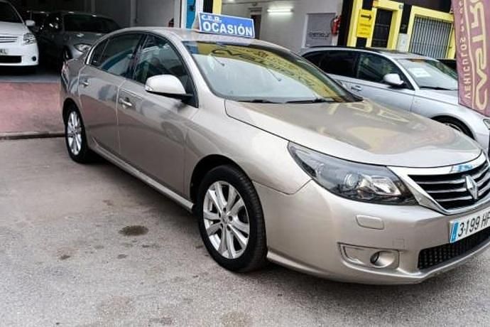 Usado Renault Latitude Expression 150 CV (110 kW) 2012 Marrón Berlina