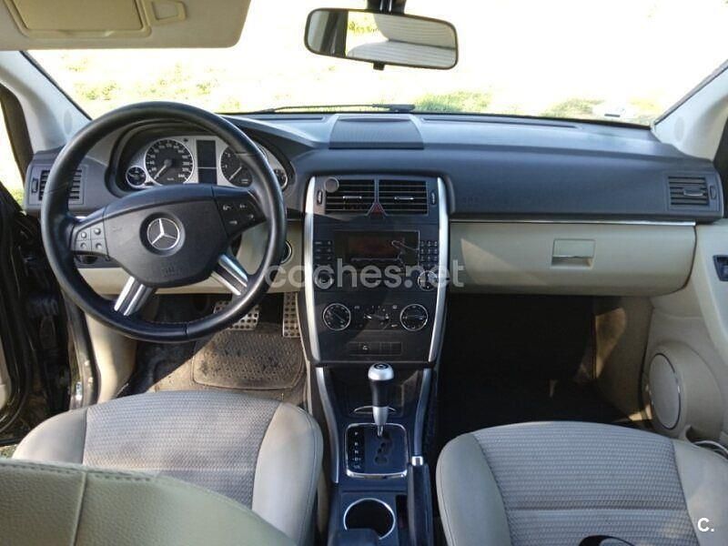 Usado Mercedes B200 136 CV (100 kW) 2006 Negro Monovolumen