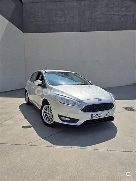 Gris / plata Usado 2016 Ford Focus Titanium Berlina | 8500 € (Super precio) - Imagen 1/4