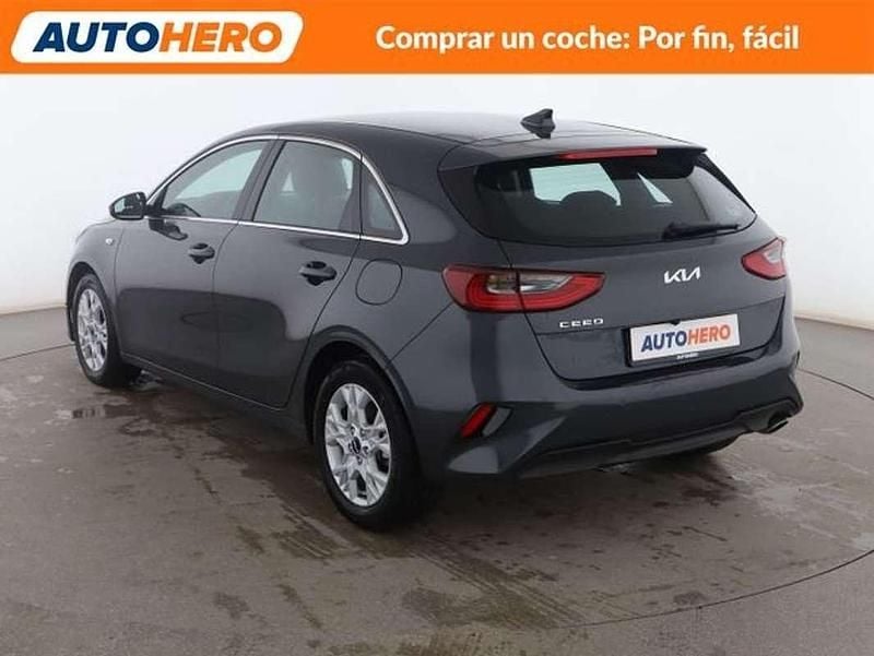 Usado Kia Ceed 120 CV (88 kW) 2023 Gris Utilitario
